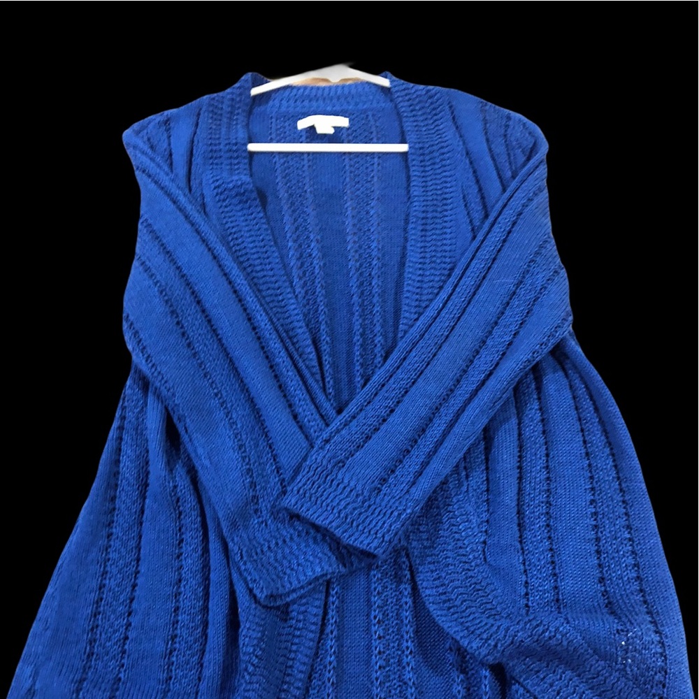 Beautiful Sapphire Blue Sweater - Picture 2 of 3